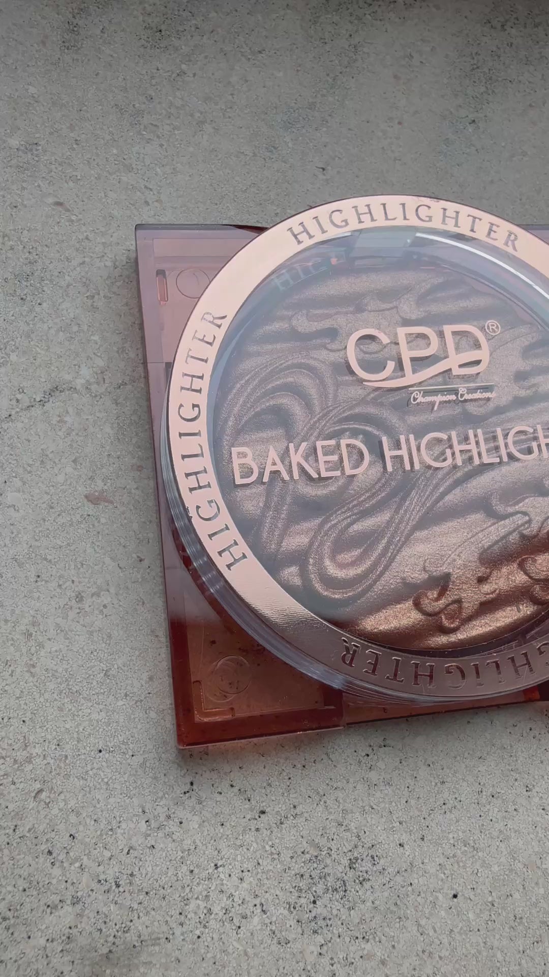 Highlighter CPD – Éclat Sublime pour Peaux Noires et Métissées